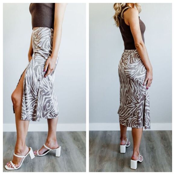 Dress Forum Los Angeles Safari Animal Print MIDI Silky Skirt with Slit Cream Mau - Picture 1 of 13